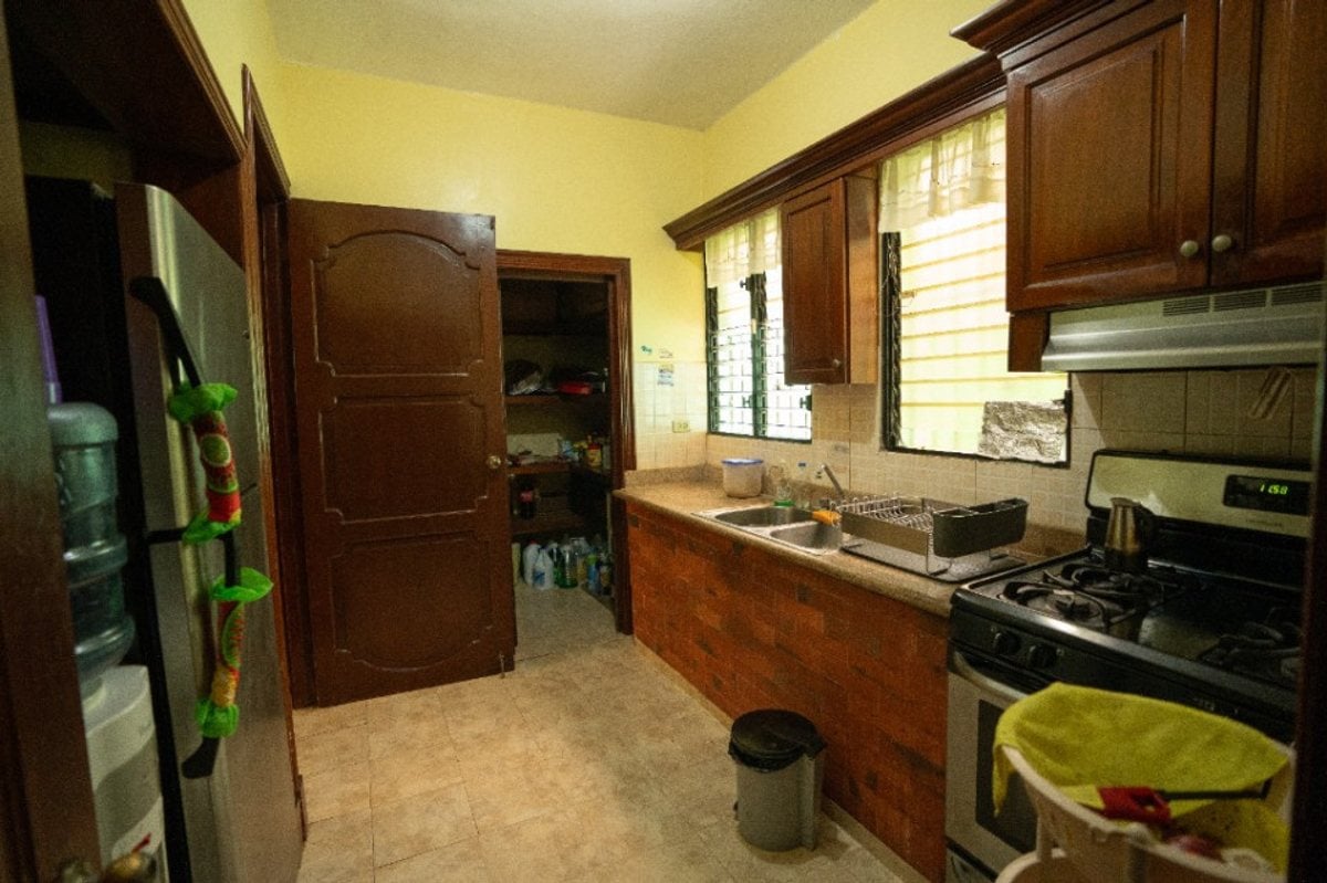 Casa en Reparto Los Tres Ojos – foto 9