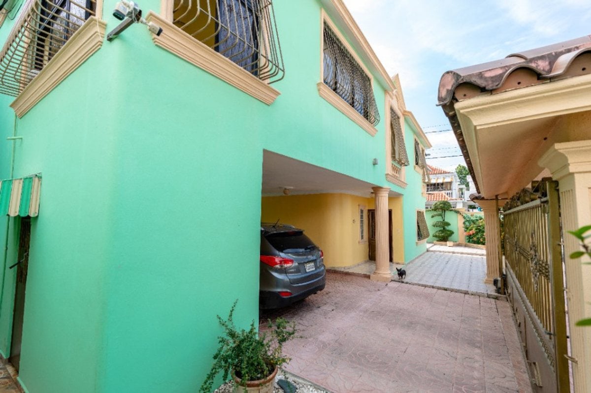 Casa en Reparto Los Tres Ojos – foto 4