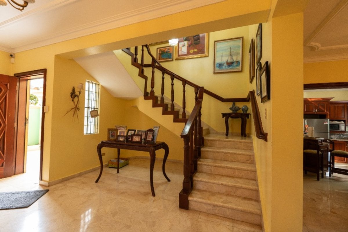 Casa en Reparto Los Tres Ojos – foto 8