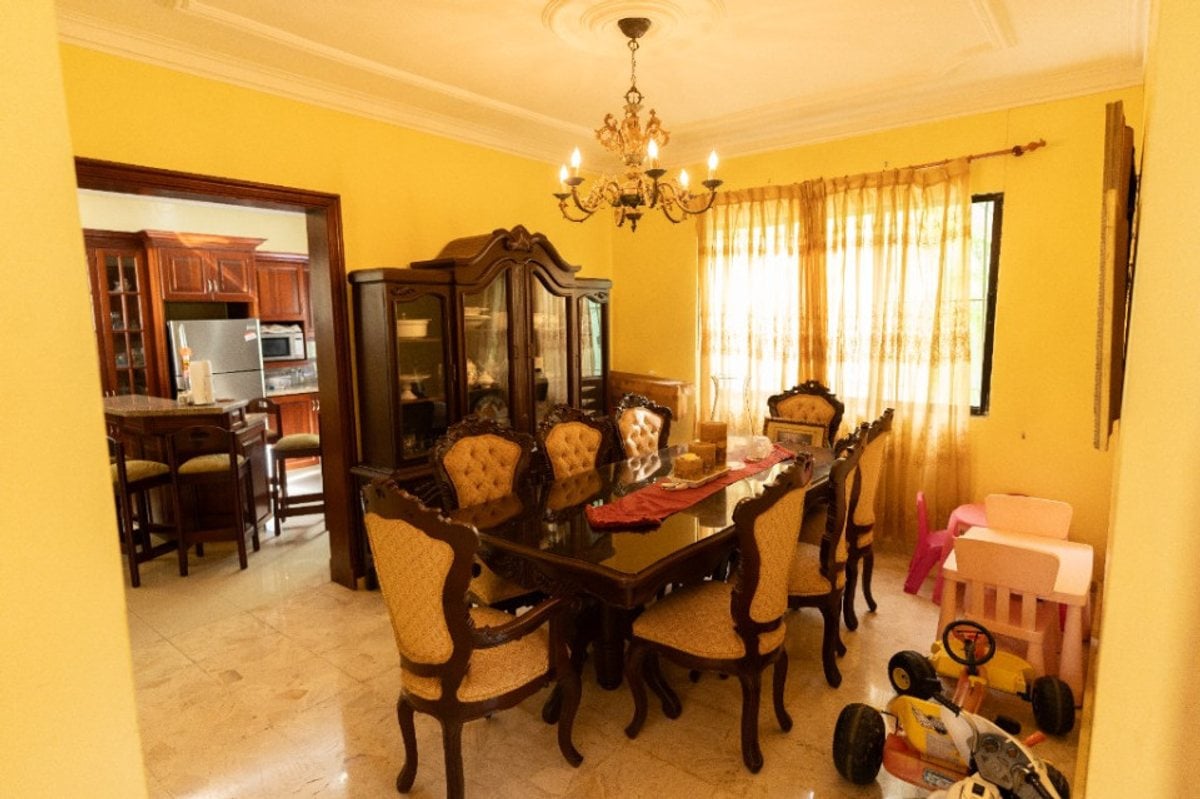 Casa en Reparto Los Tres Ojos – foto 10