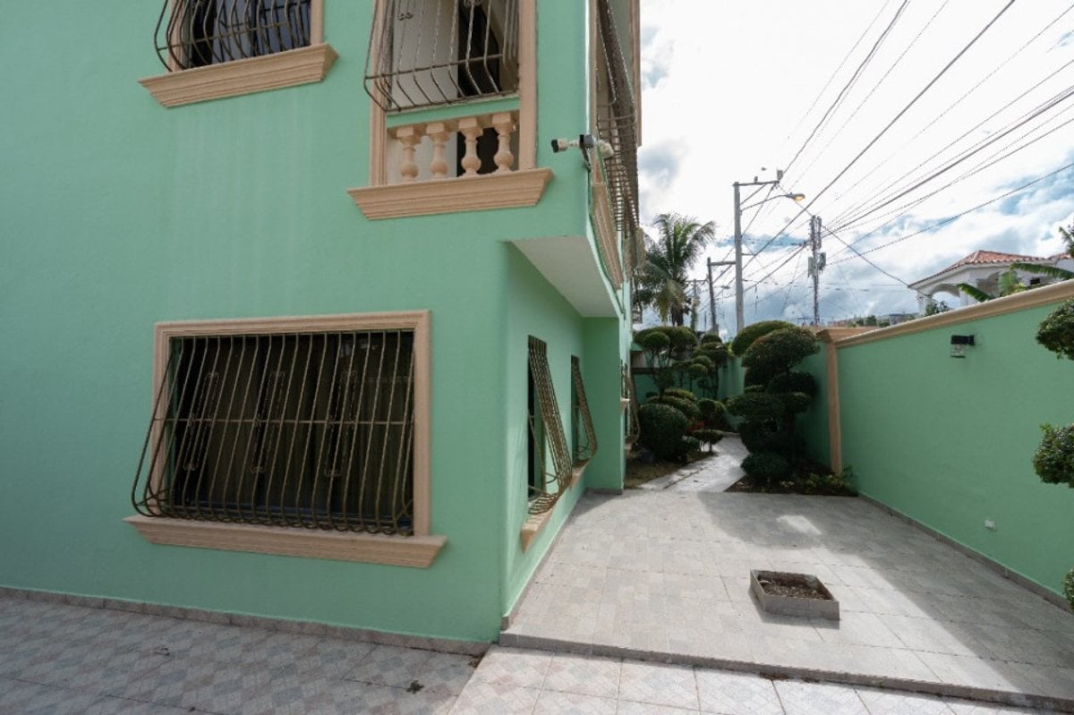 Casa en Reparto Los Tres Ojos – foto 5
