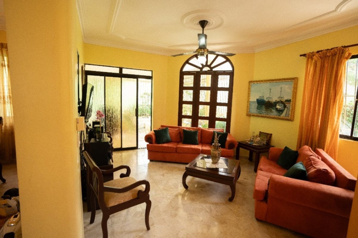 Casa en Reparto Los Tres Ojos – foto 2