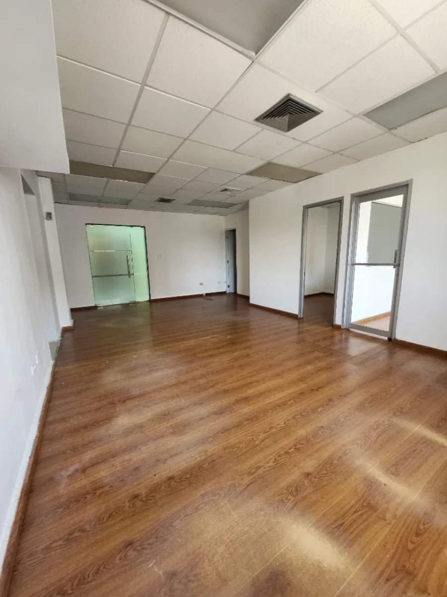 Local para oficina en La Castellana, Santo Domingo – foto 1
