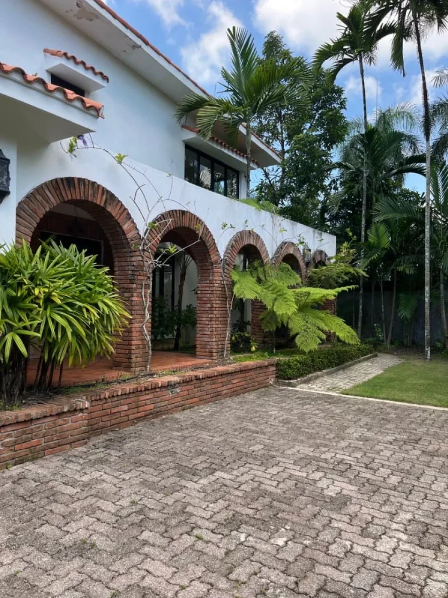 Casa en Arroyo Hondo, Santo Domingo – foto 1