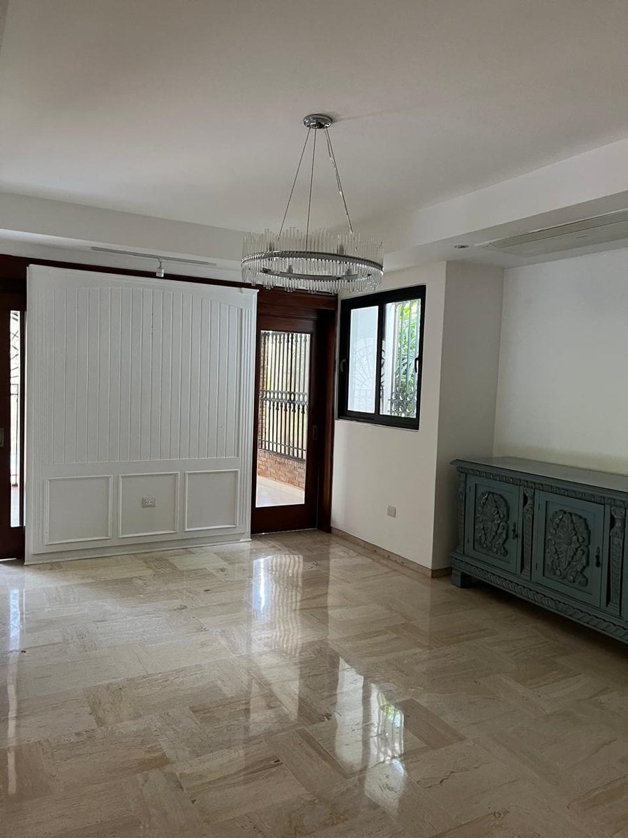 Casa en Arroyo Hondo, Santo Domingo – foto 9