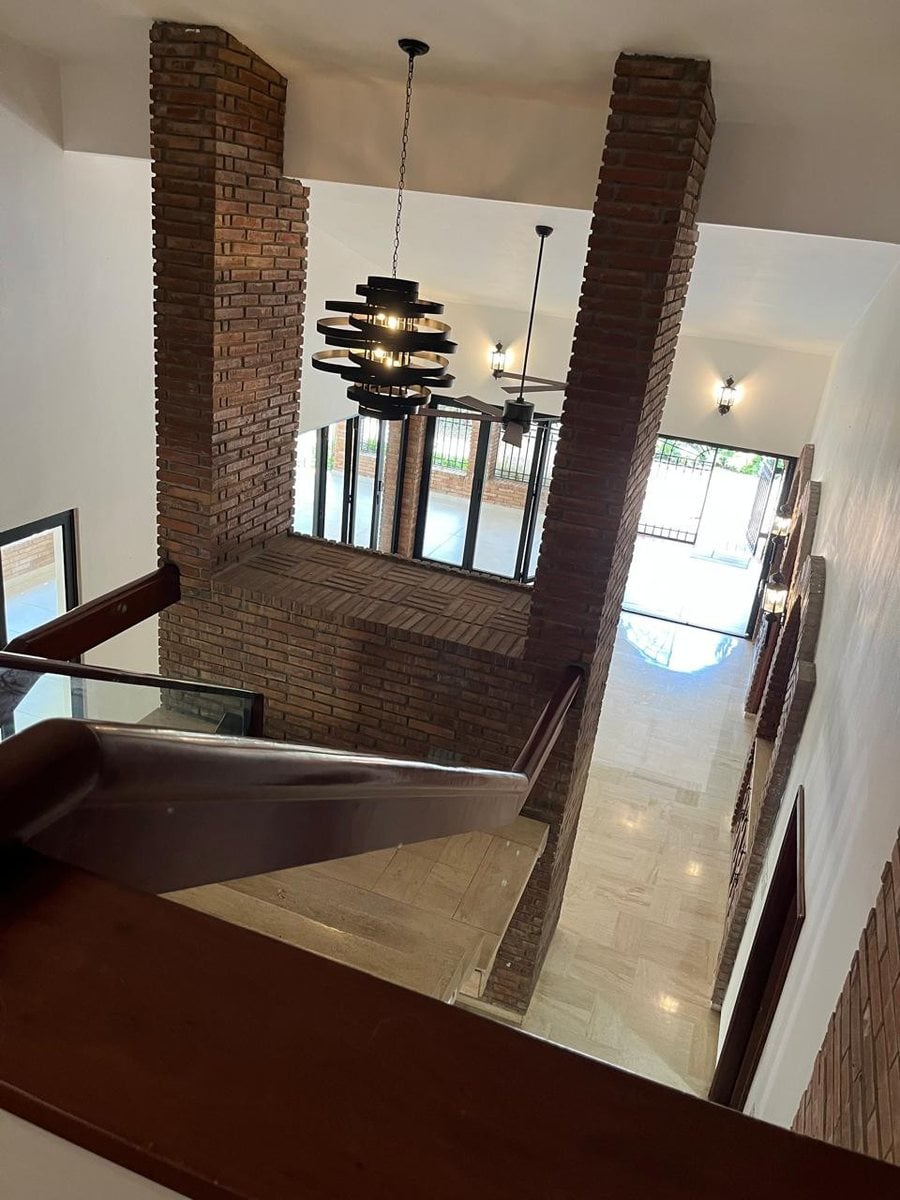 Casa en Arroyo Hondo, Santo Domingo – foto 2