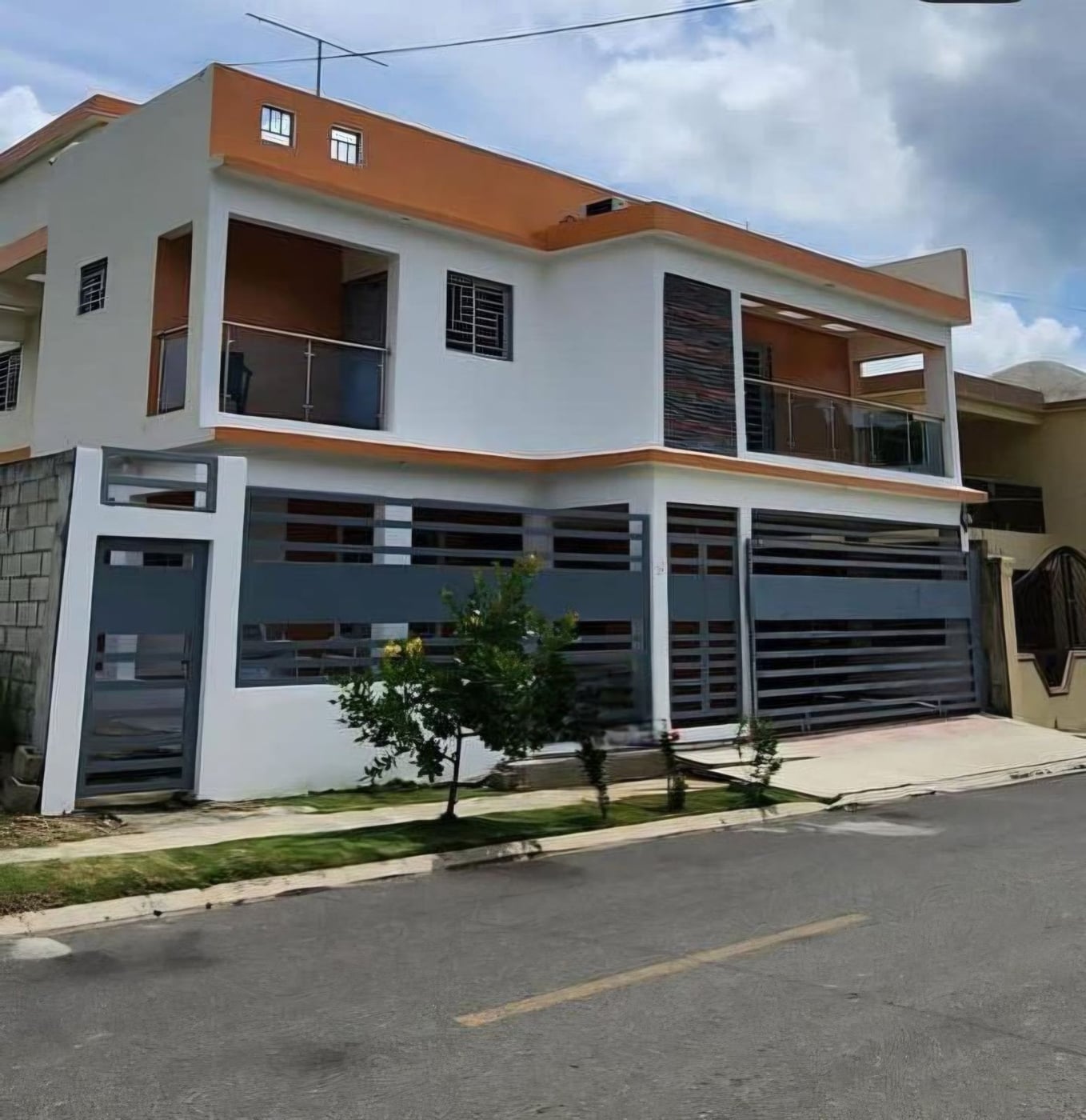Casa moderna y amplia en residencial cerrado – foto 1