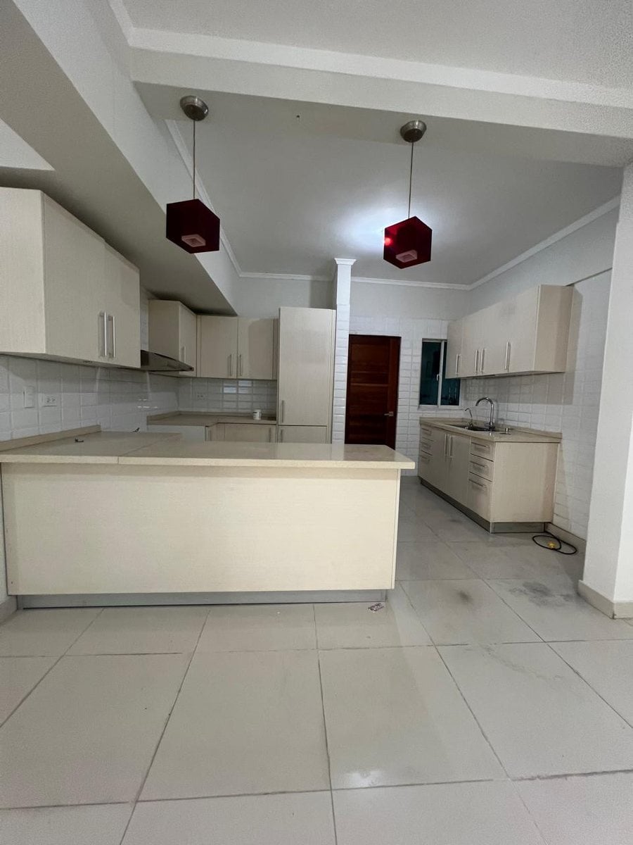Apartamento en Evaristo Morales, 3 hab, 2 baños – foto 2