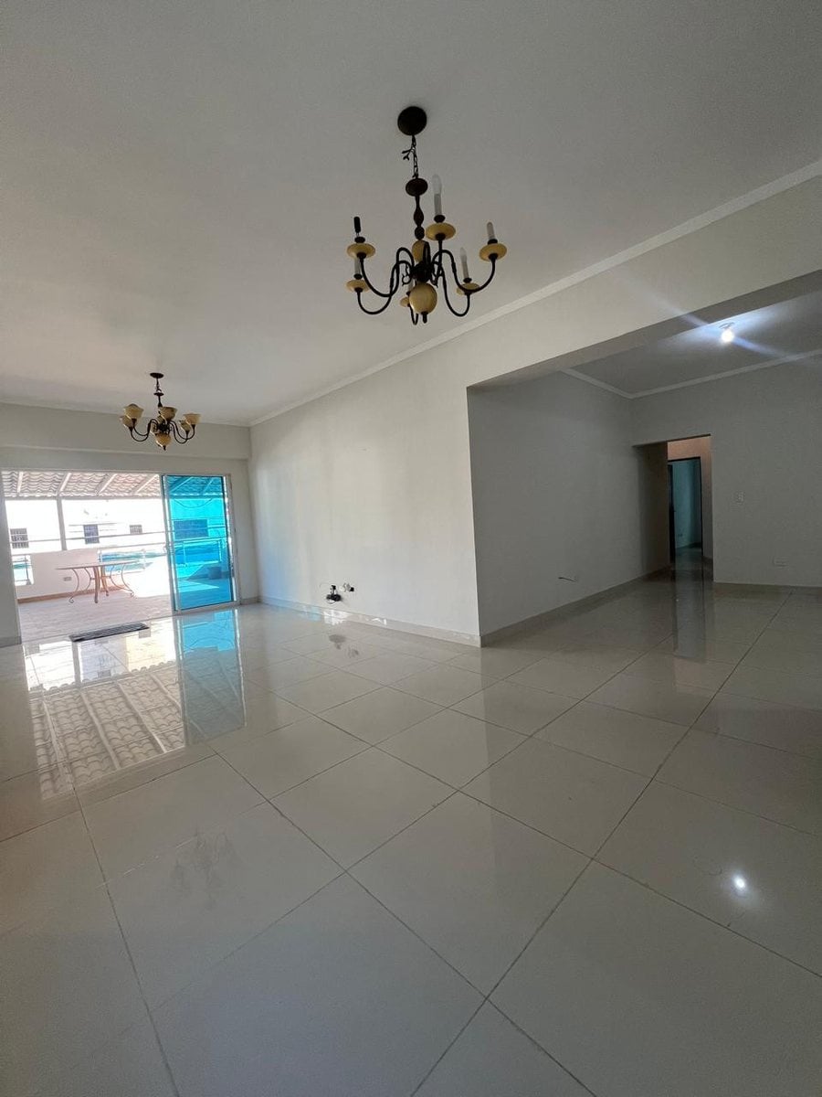 Apartamento en Evaristo Morales, 3 hab, 2 baños – foto 1