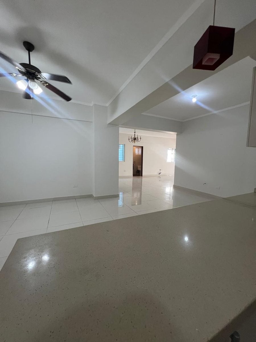 Apartamento en Evaristo Morales, 3 hab, 2 baños – foto 5