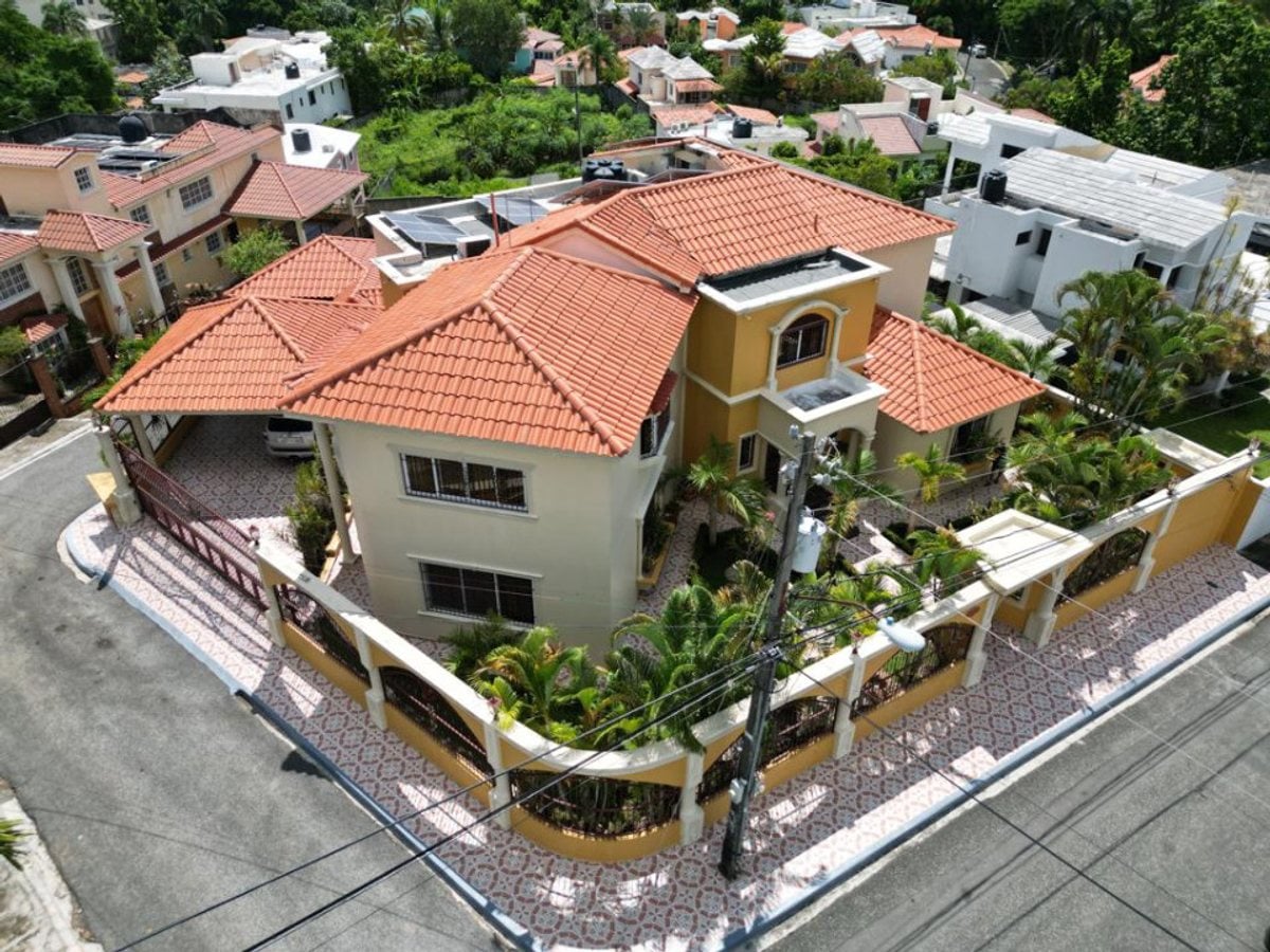 Casa de Lujo en Altos de Arroyo Hondo III – foto 1