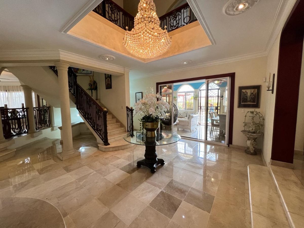 Casa de Lujo en Altos de Arroyo Hondo III – foto 3