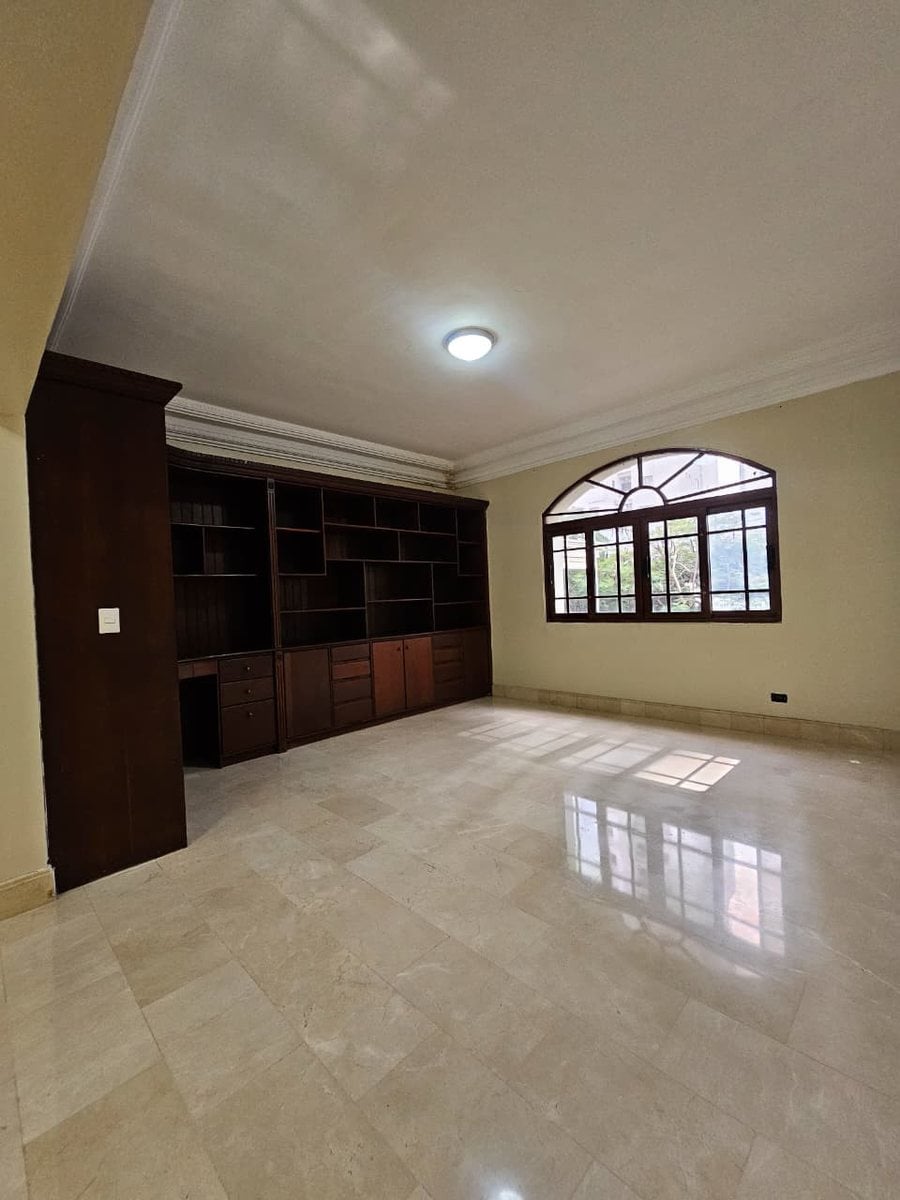 Elegante Casa en Renta – foto 4