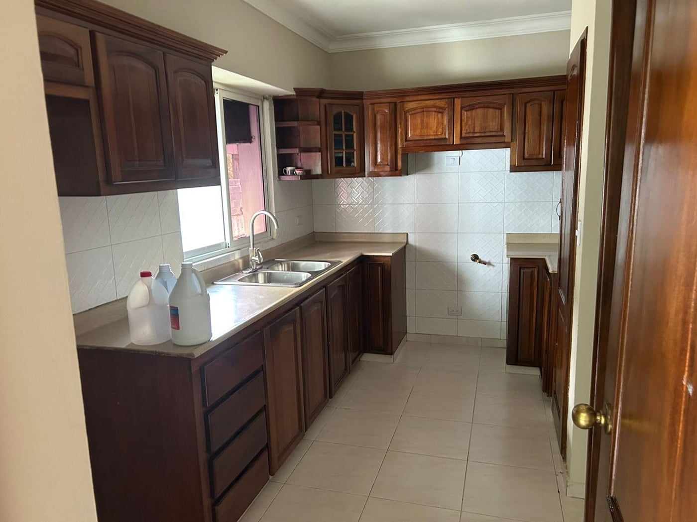 Amplio de 3 habs. en apartamento en alquiler. – foto 3