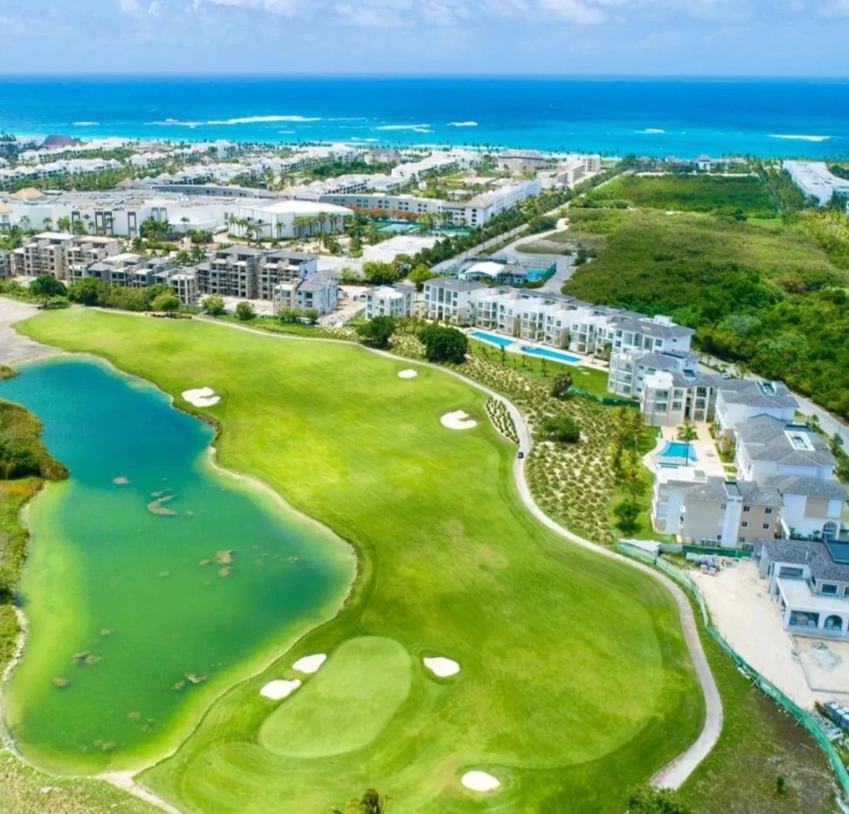 Apartamento en venta en Hard Rock Golf Club Cana Bay, Punta Cana – foto 1
