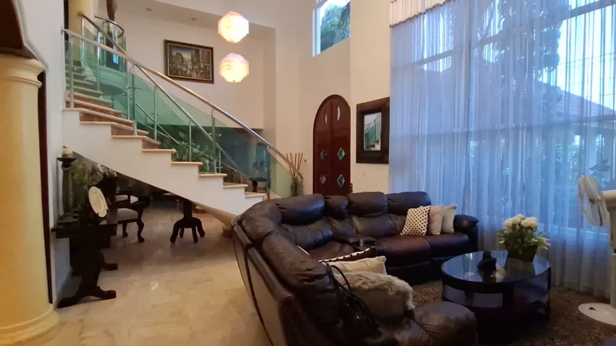 Venta de casa con piscina en Ana Melia en Higuey – foto 9