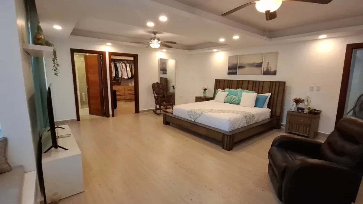 Venta de casa con piscina en Ana Melia en Higuey – foto 2