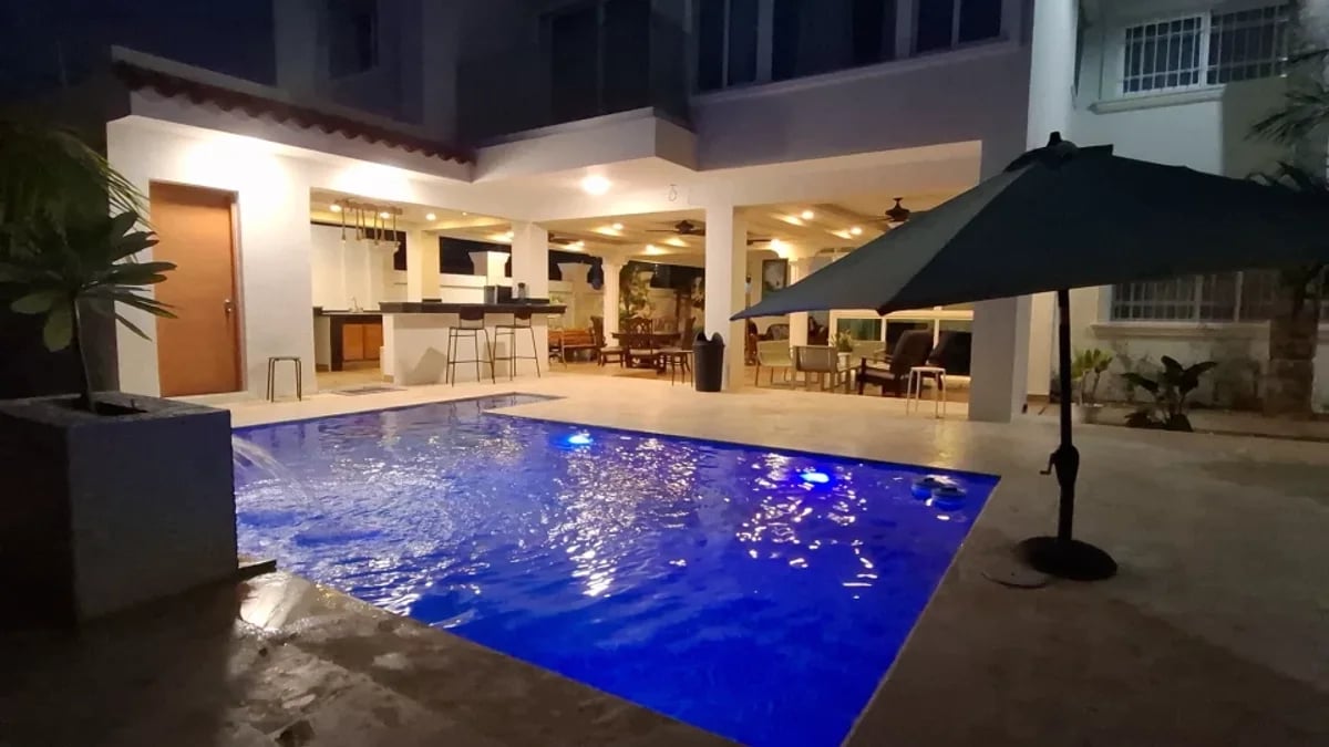 Venta de casa con piscina en Ana Melia en Higuey – foto 1