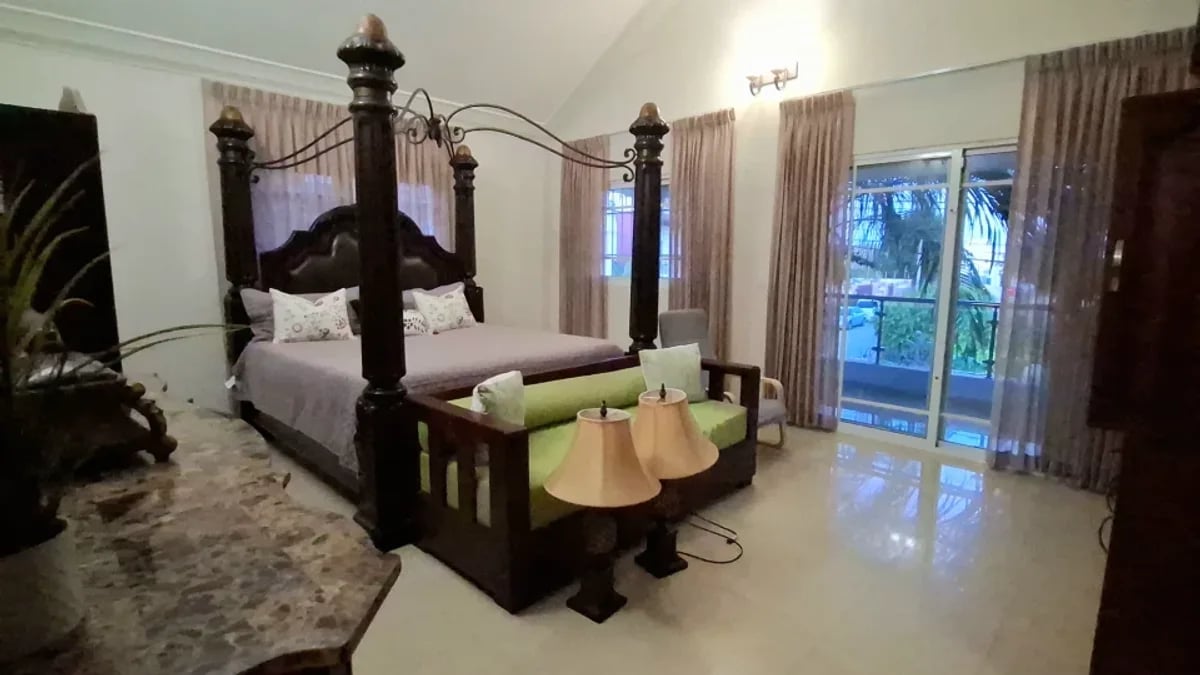 Venta de casa con piscina en Ana Melia en Higuey – foto 6
