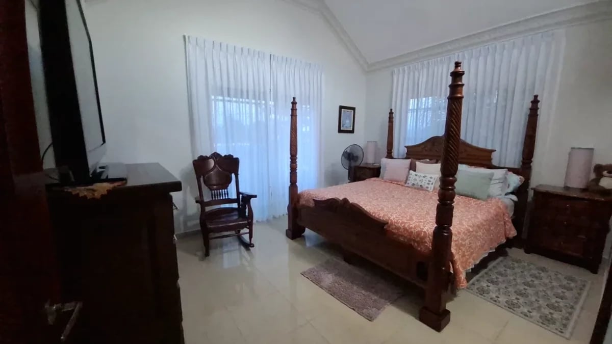 Venta de casa con piscina en Ana Melia en Higuey – foto 5
