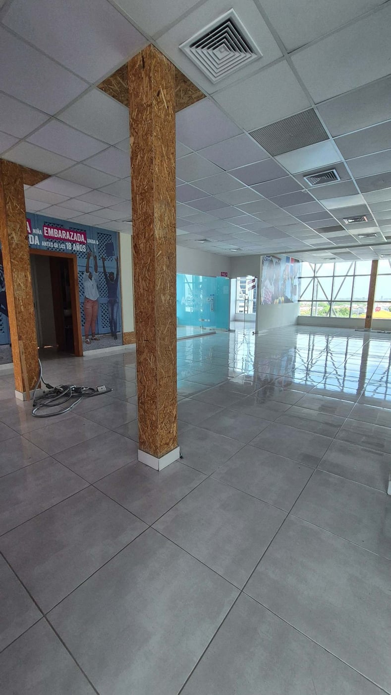 Local de oficina en torre profesional – foto 1