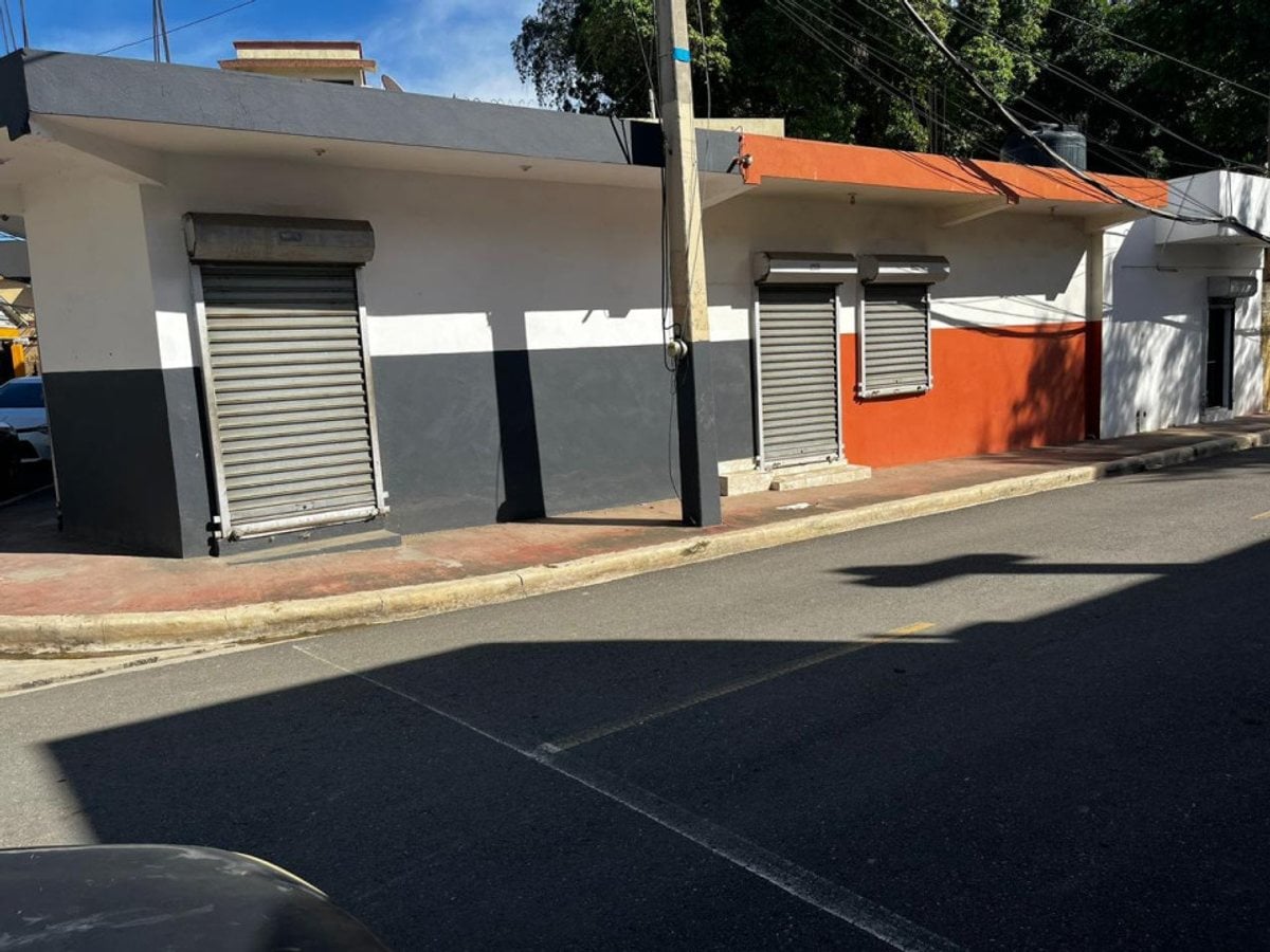 SE VENDE EXCELENTE ESQUINA COMERCIAL – foto 1