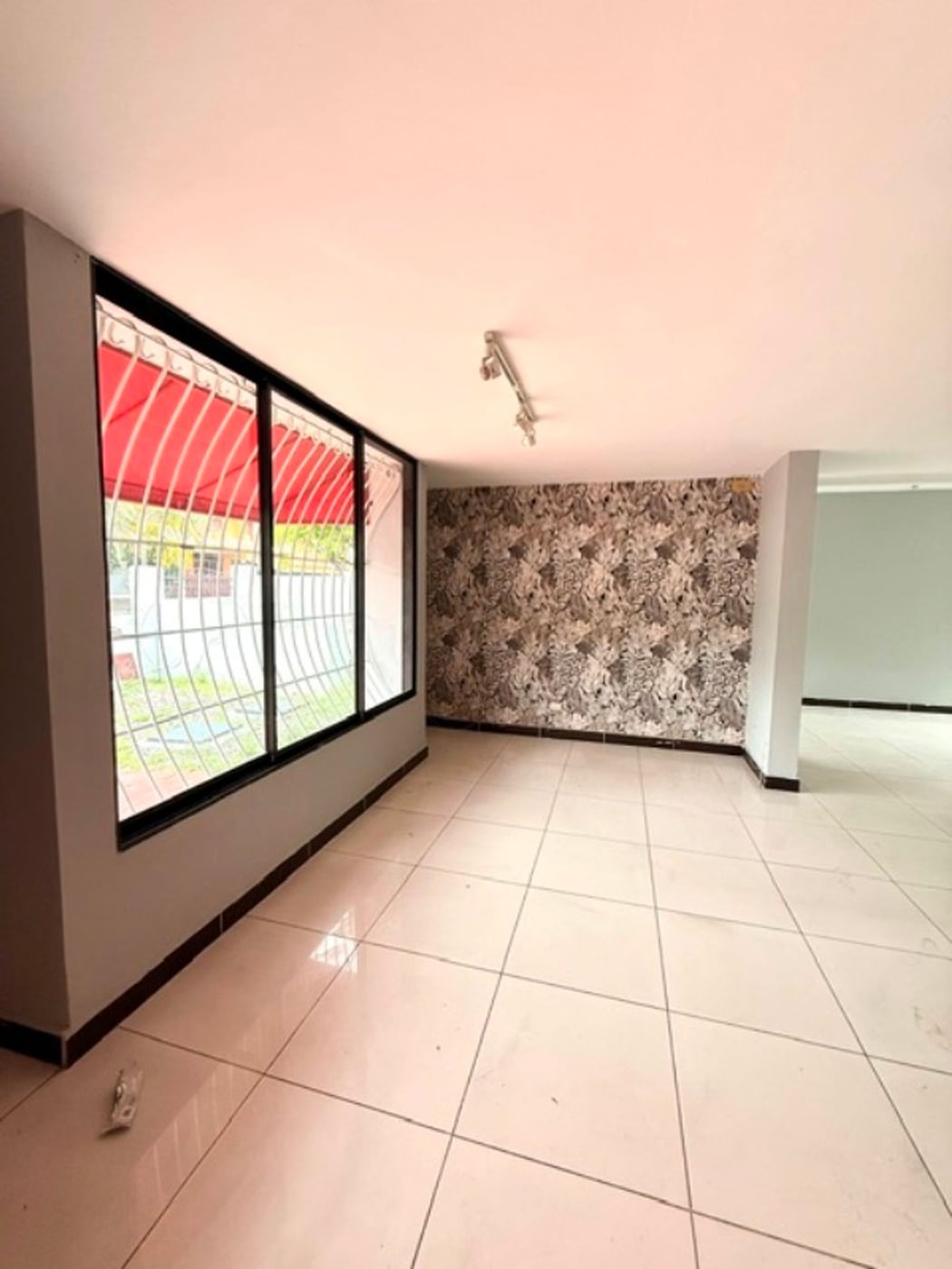 Local de oficina en alquiler 315 m² polígono centr – foto 2