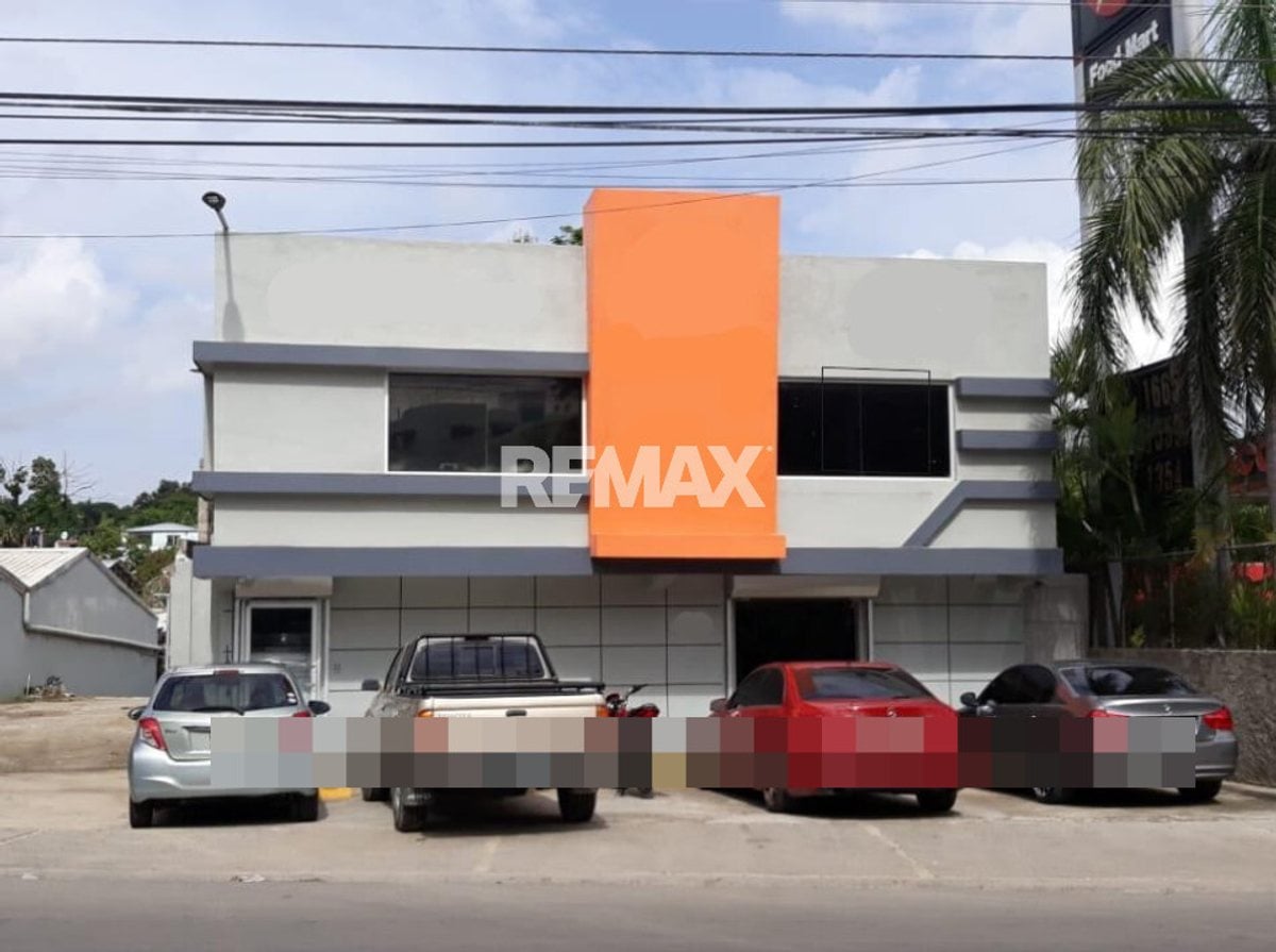 Edificio Comercial con Naves y Sótano en Venta – foto 4