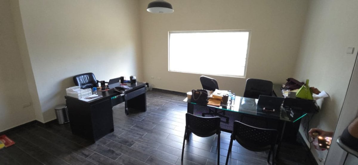 Edificio Comercial con Naves y Sótano en Venta – foto 2