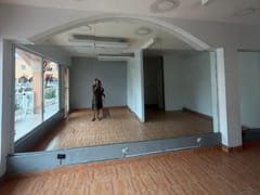 Local comercial en alquiler – foto 1