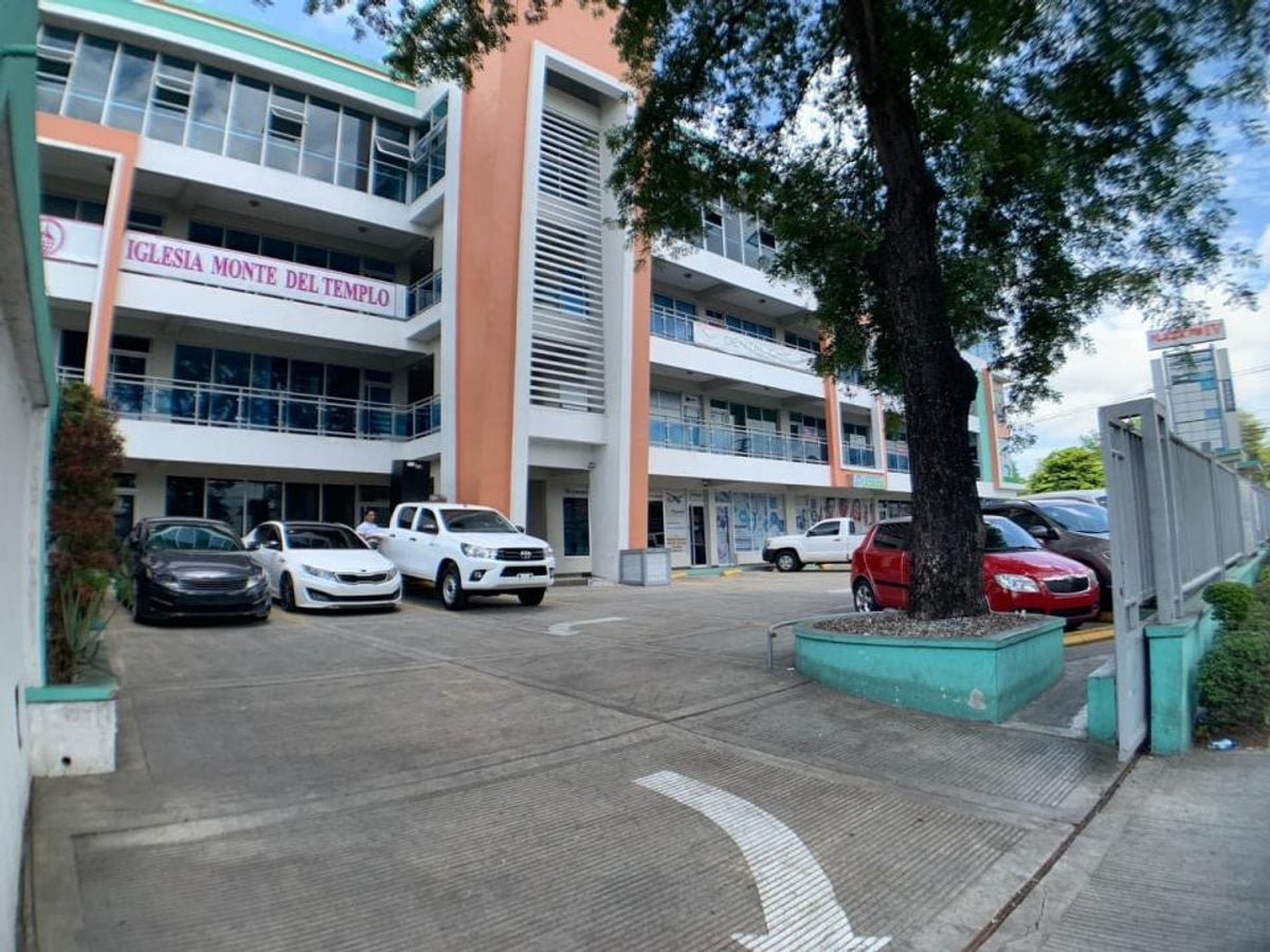 Local Comercial en Altos de Arroyo Hondo II – foto 1