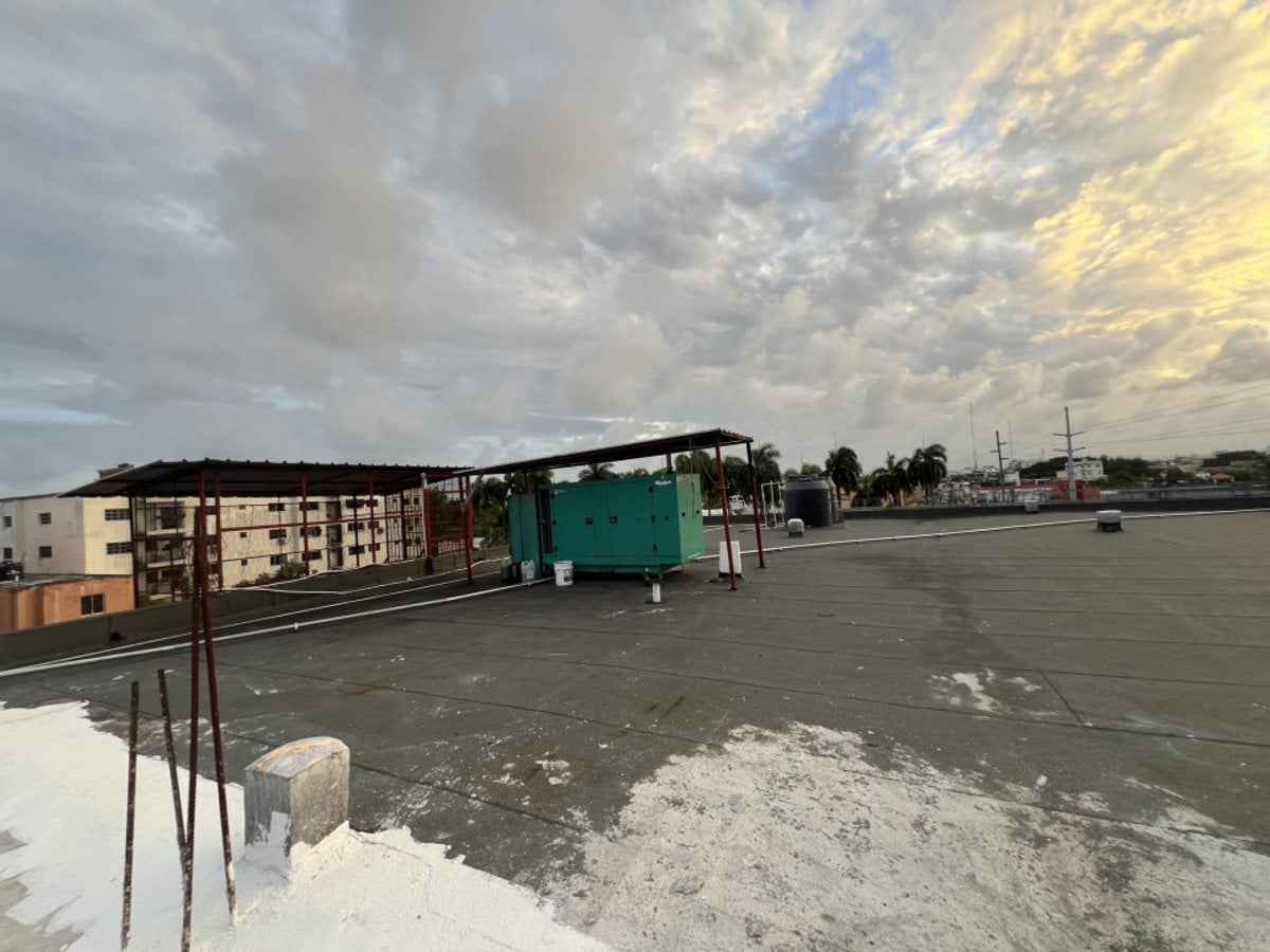 Local comercial en Urbanización Lucerna – foto 4