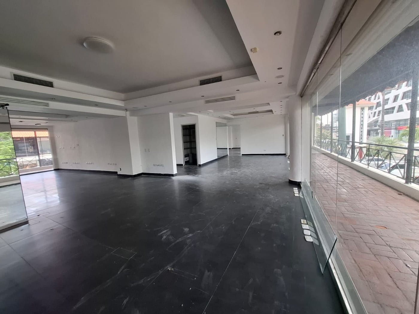 Piantini | Local de esquina en alquiler | US$5,500 – foto 2