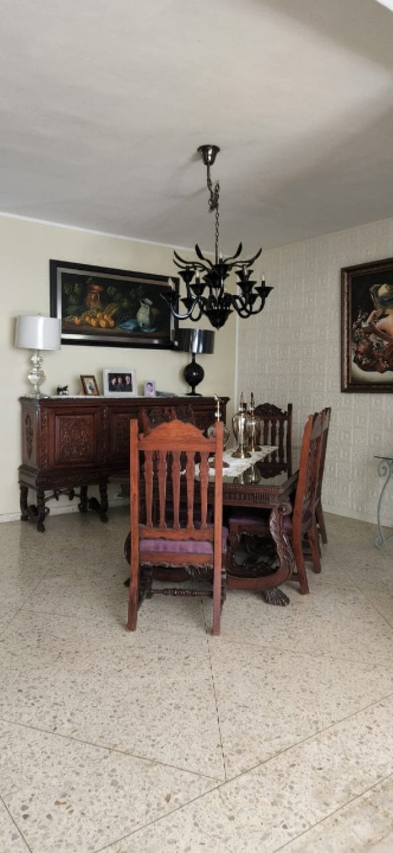 Casa amplia en Enr. Gustavo Mejía Ricart, Naco – foto 8