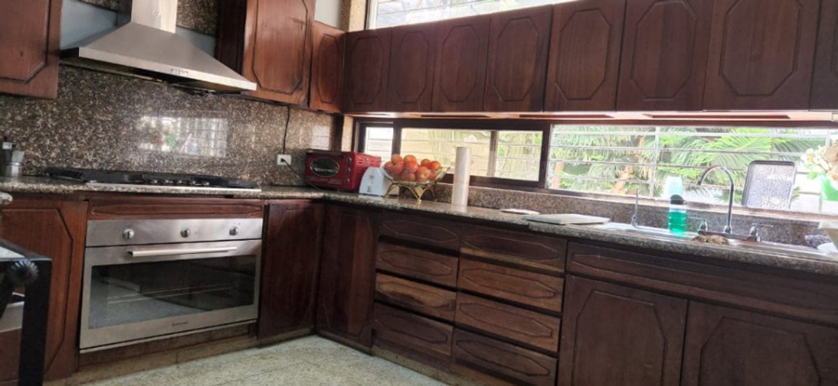 Casa amplia en Enr. Gustavo Mejía Ricart, Naco – foto 10