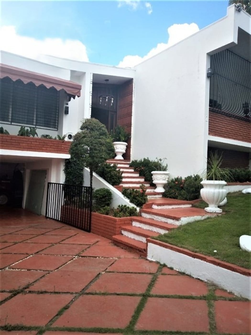 Casa con piscina en ALAMEDA OESTE – foto 3