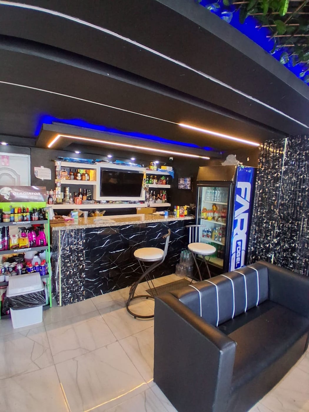 NEGOCIO – CAR WASH, BAR Y BARBERÍA, LUCERNA – foto 4