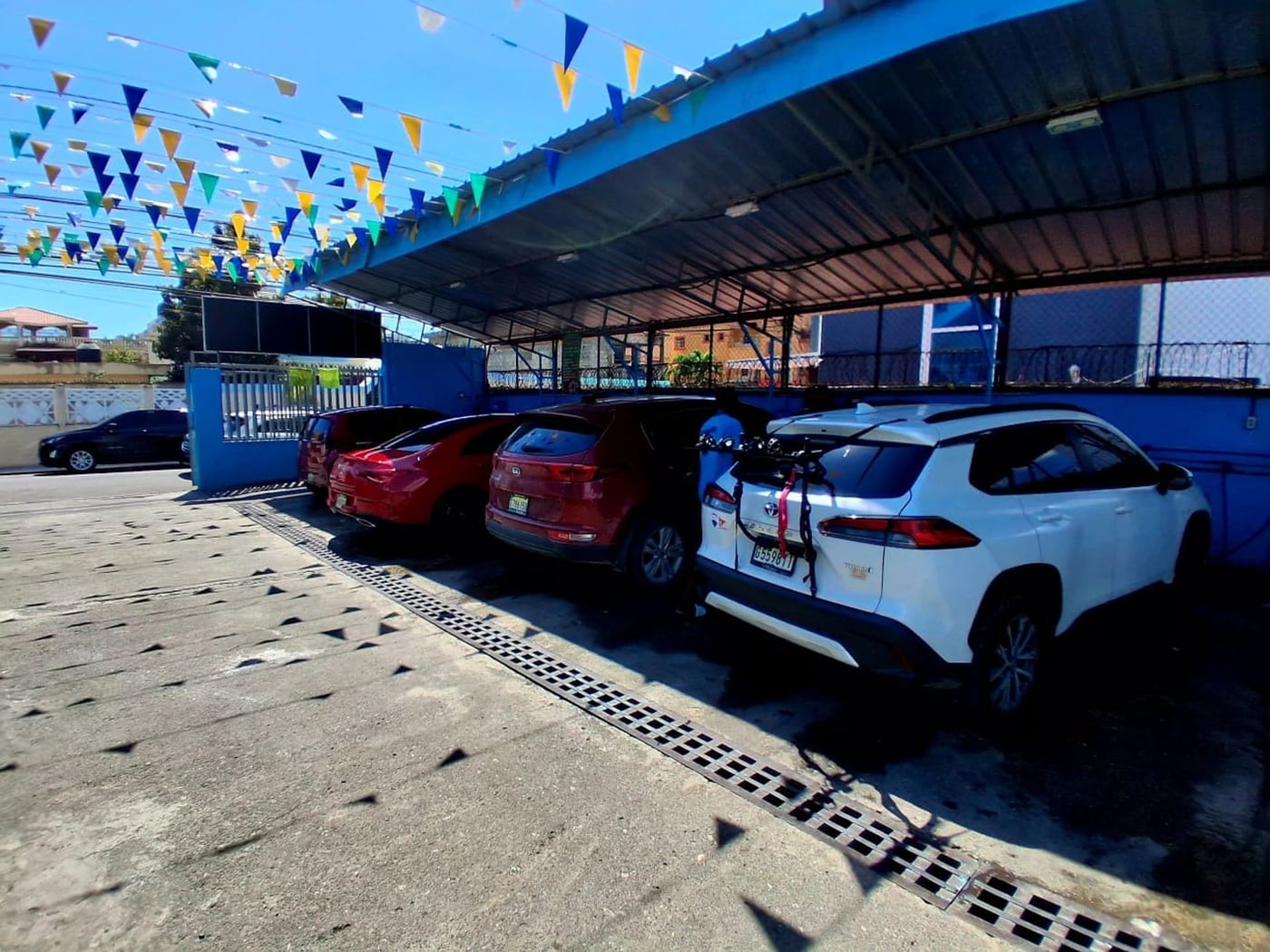 NEGOCIO – CAR WASH, BAR Y BARBERÍA, LUCERNA – foto 10
