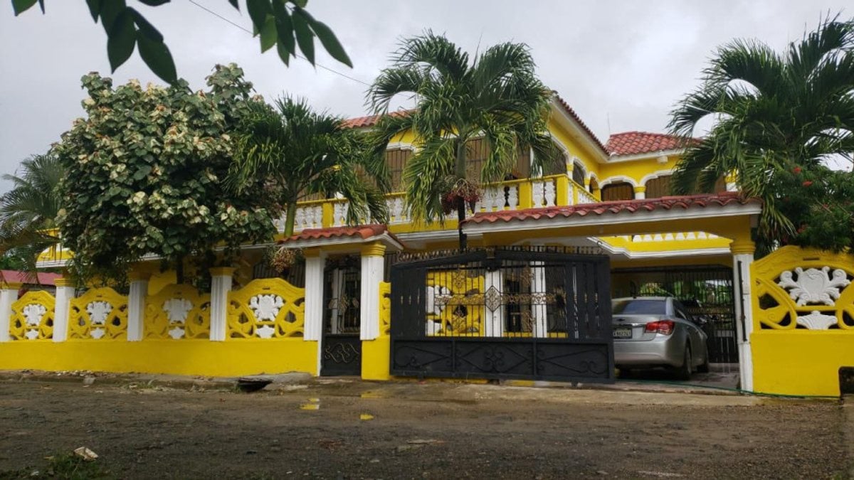 Amplia y cómoda casa en venta en Sabana de la Mar – foto 1