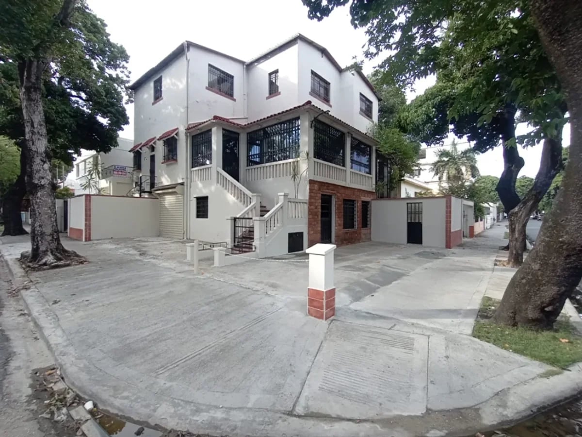 Local comercial o de oficina en alquiler primer ni – foto 1