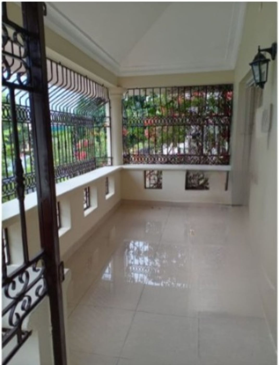 CASA EN ALQUILER 3 DORMITORIOS EL MILLÓN SANTO DOM – foto 3