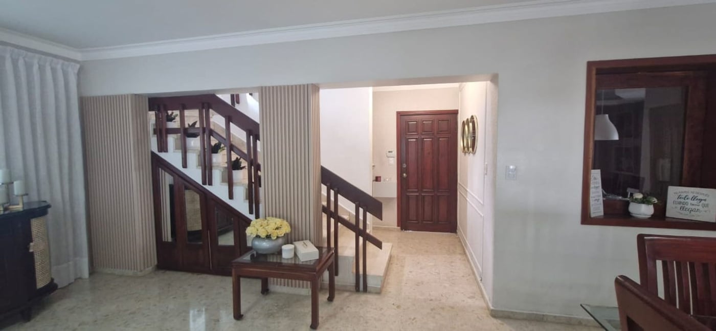 CASA EN VENTA 4 DORMITORIOS CALLE ESCUDO NORTE SAN – foto 3