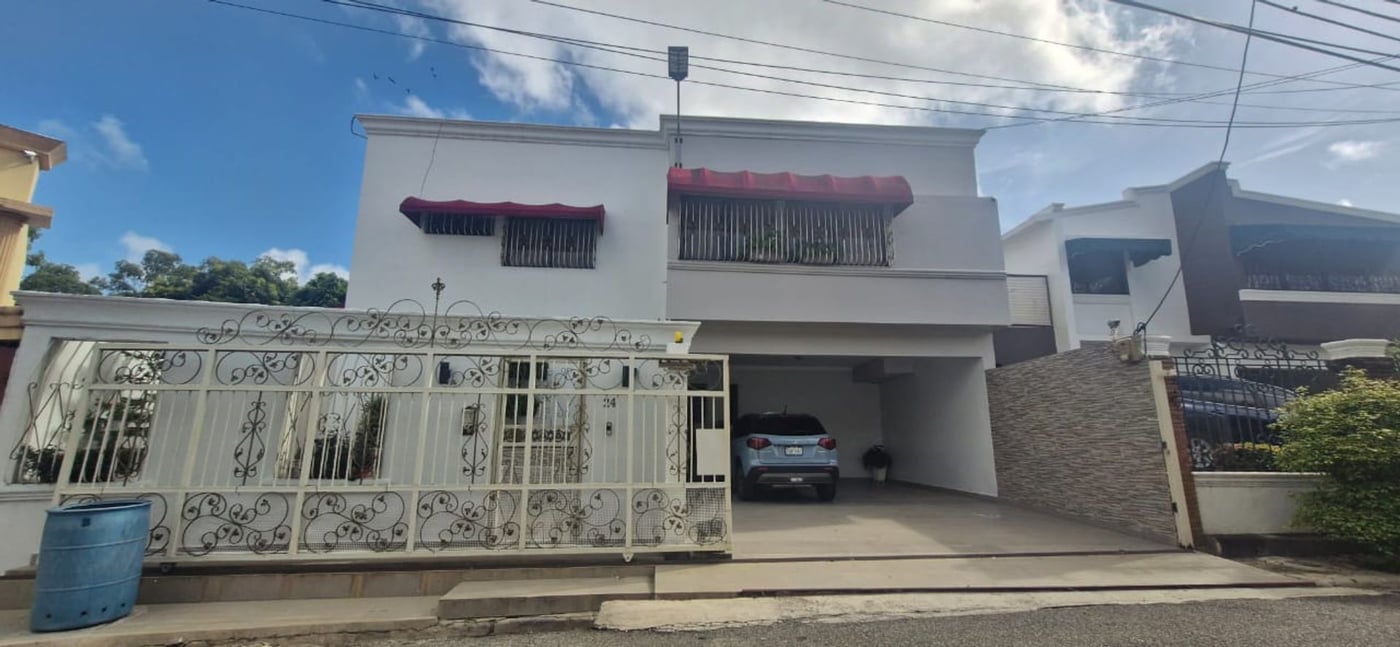 CASA EN VENTA 4 DORMITORIOS CALLE ESCUDO NORTE SAN – foto 1