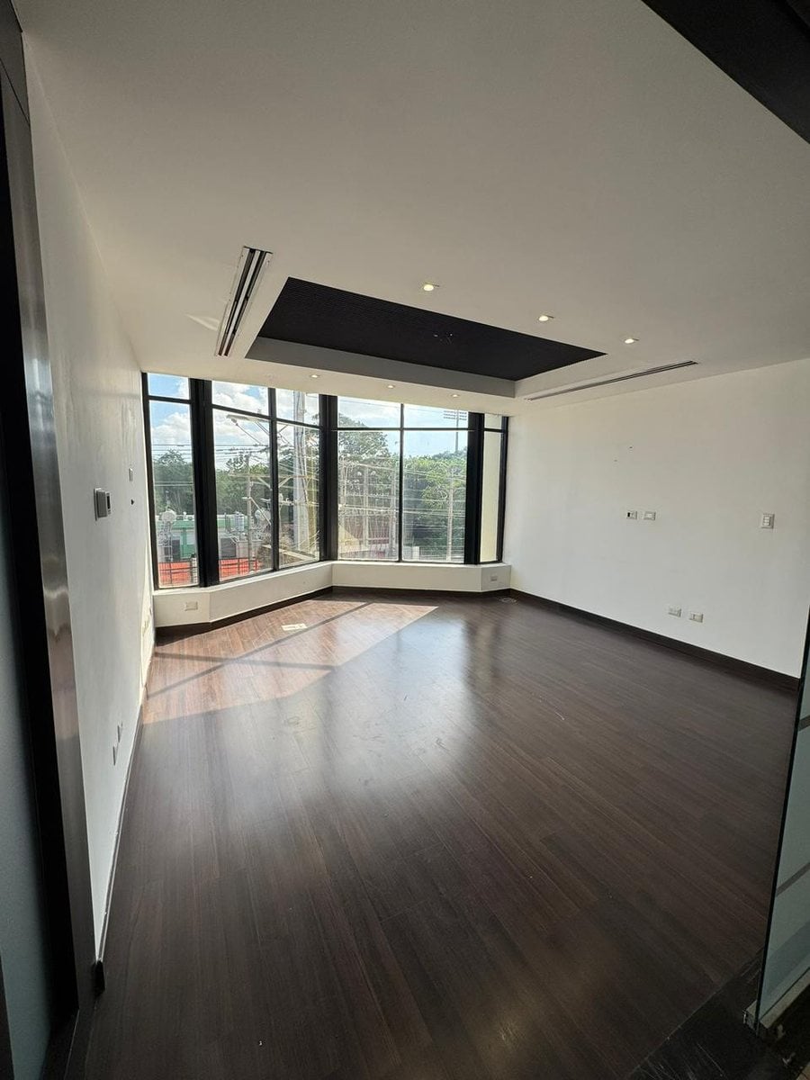 Local en Naco: 200m2, 6 Parqueos y Oficinas Listas – foto 5