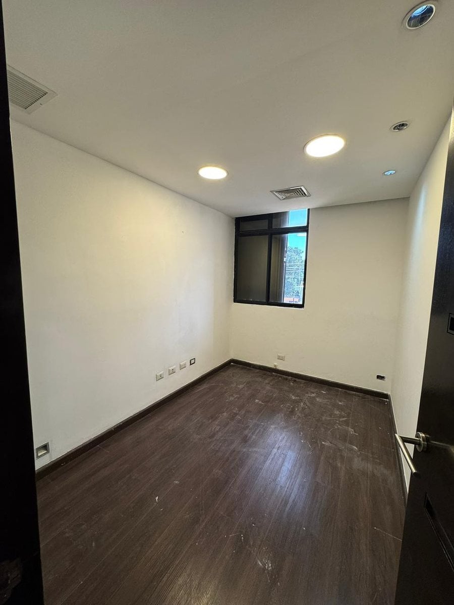 Local en Naco: 200m2, 6 Parqueos y Oficinas Listas – foto 3