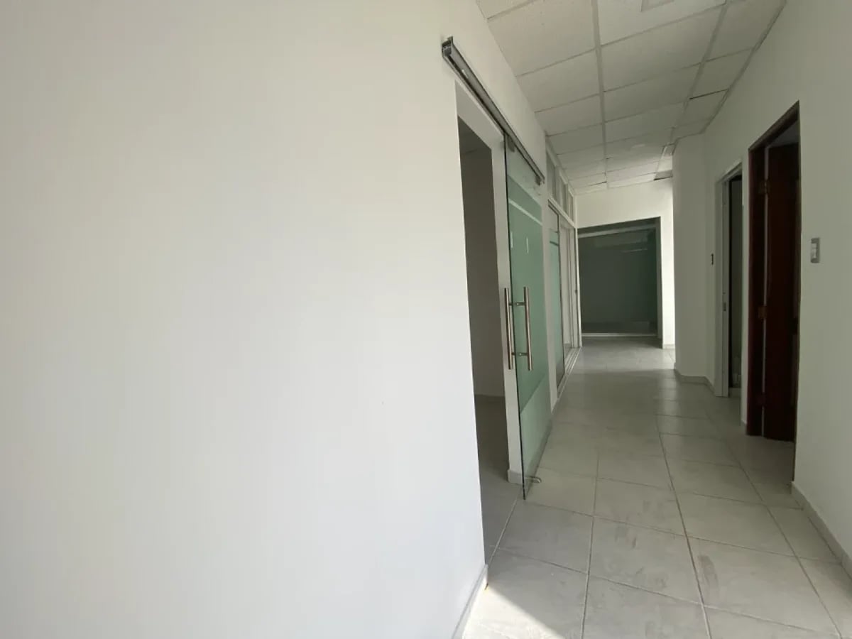 Oficina en alquiler en Santo Domingo – foto 2