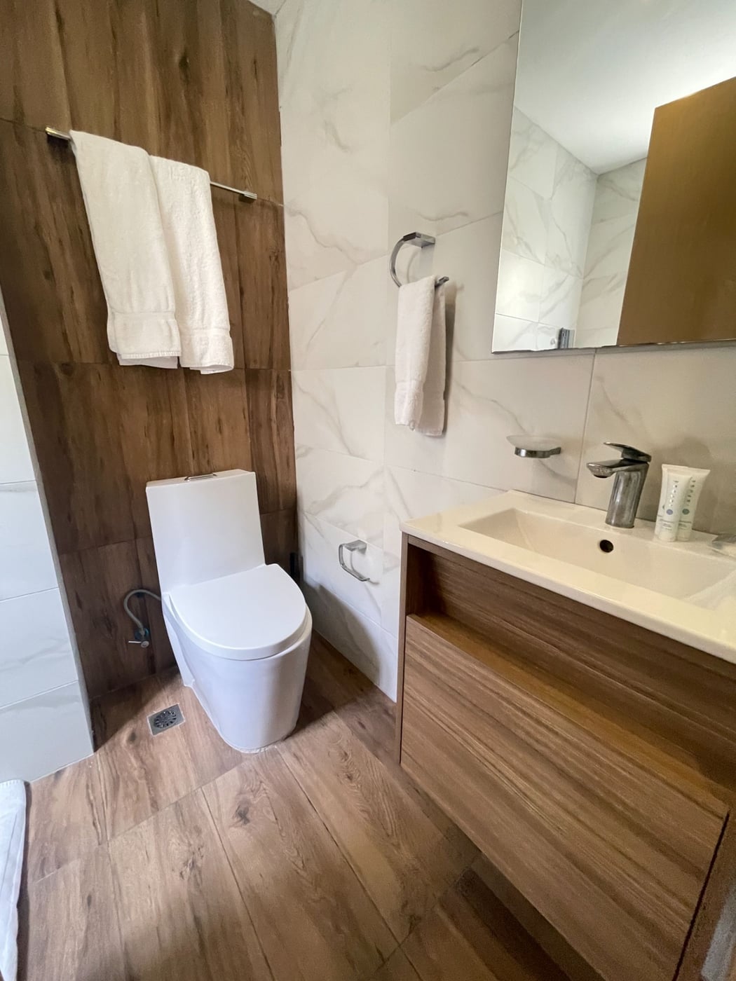 Alquiler 2 habs amueblado con 1 parqueo Piantini – foto 6