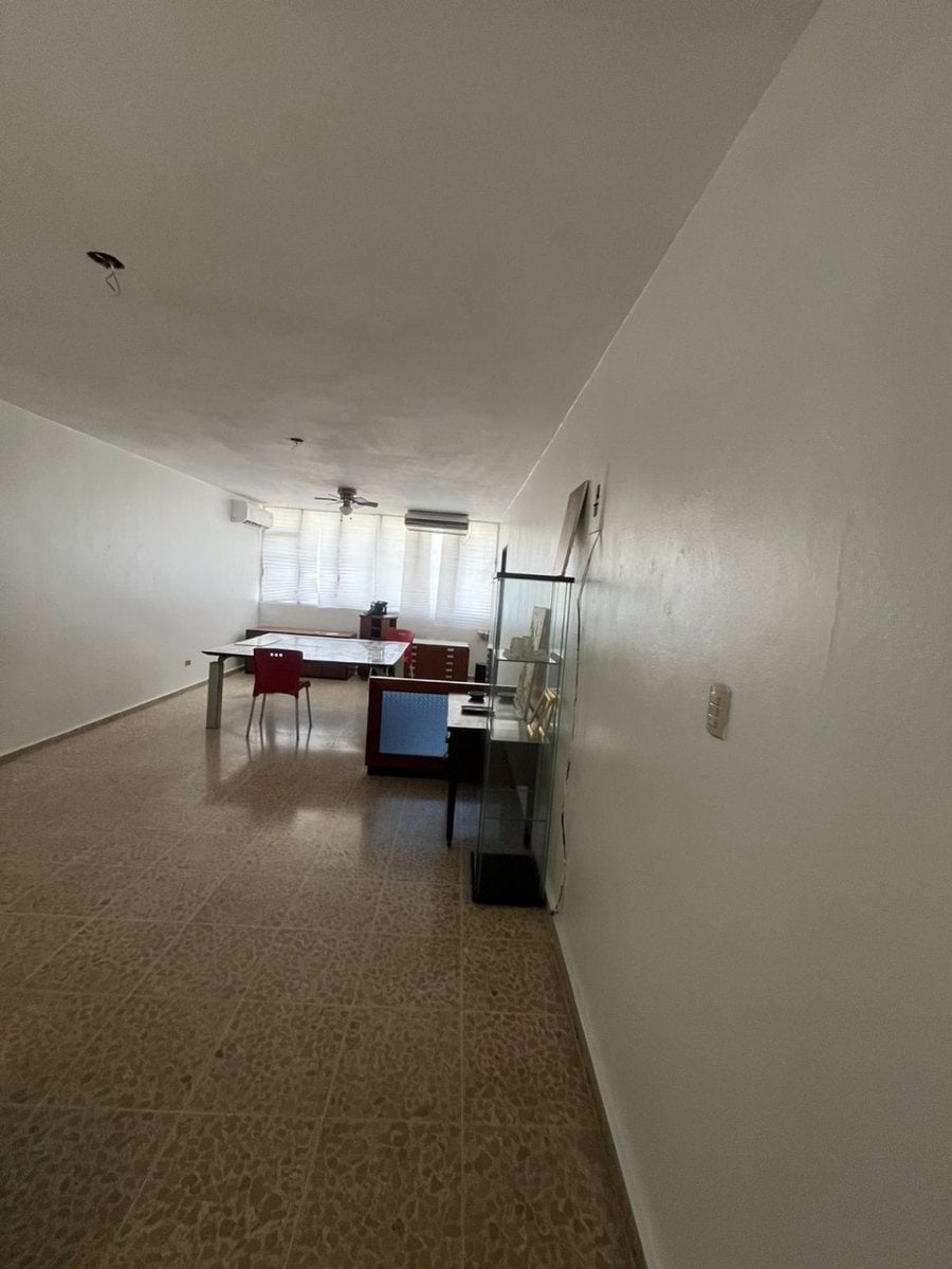 Local comercial en Ensh. Naco, Santo Domingo – foto 1