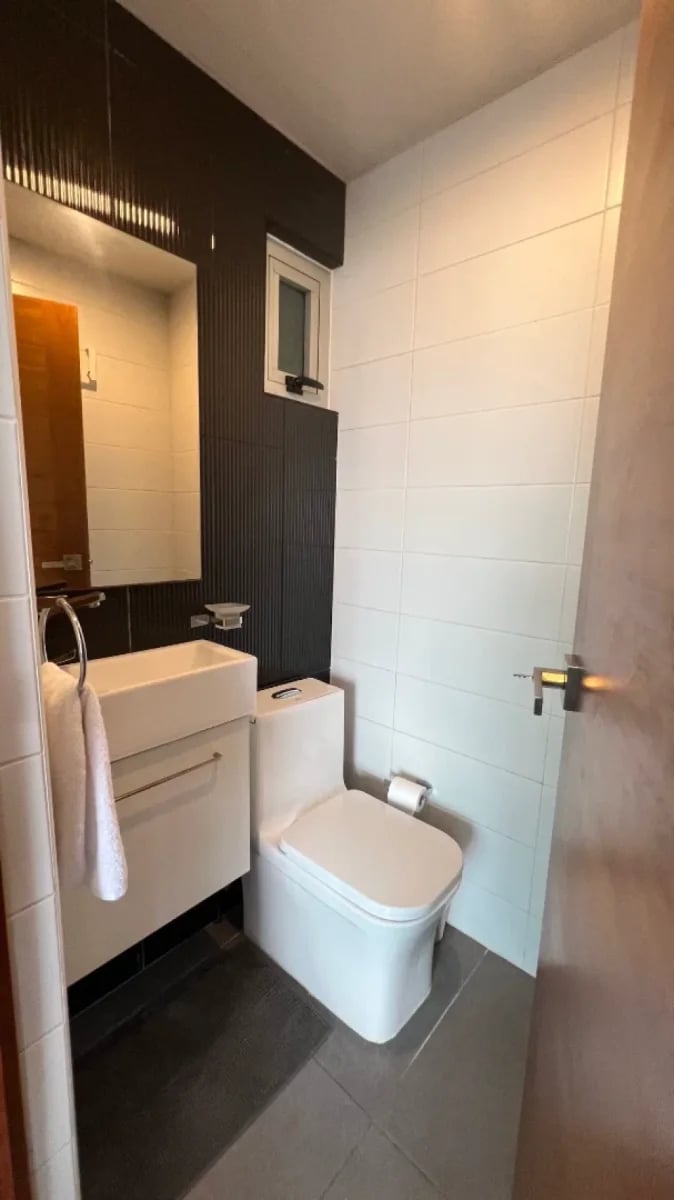 Remodelado con vista despejada – foto 5