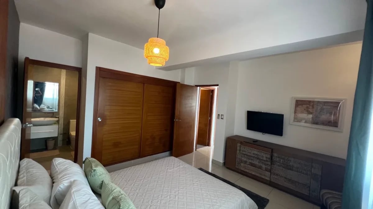 Remodelado con vista despejada – foto 6